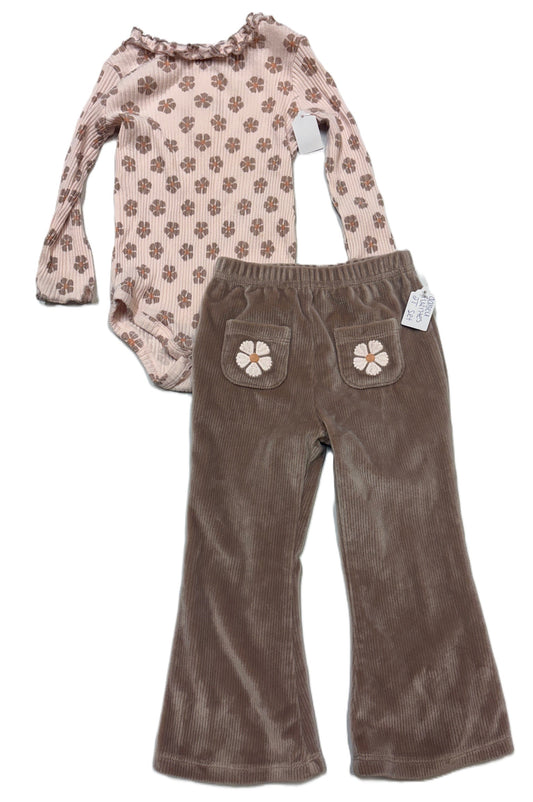 Daisy Fuentes Outfit