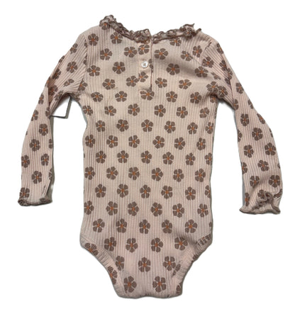 Daisy Fuentes Outfit